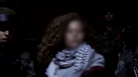 O adolescentă palestiniană de doar 16 ani, care a pălmuit un militar israelian, arestată preventiv. Un ministru israelian cere să 