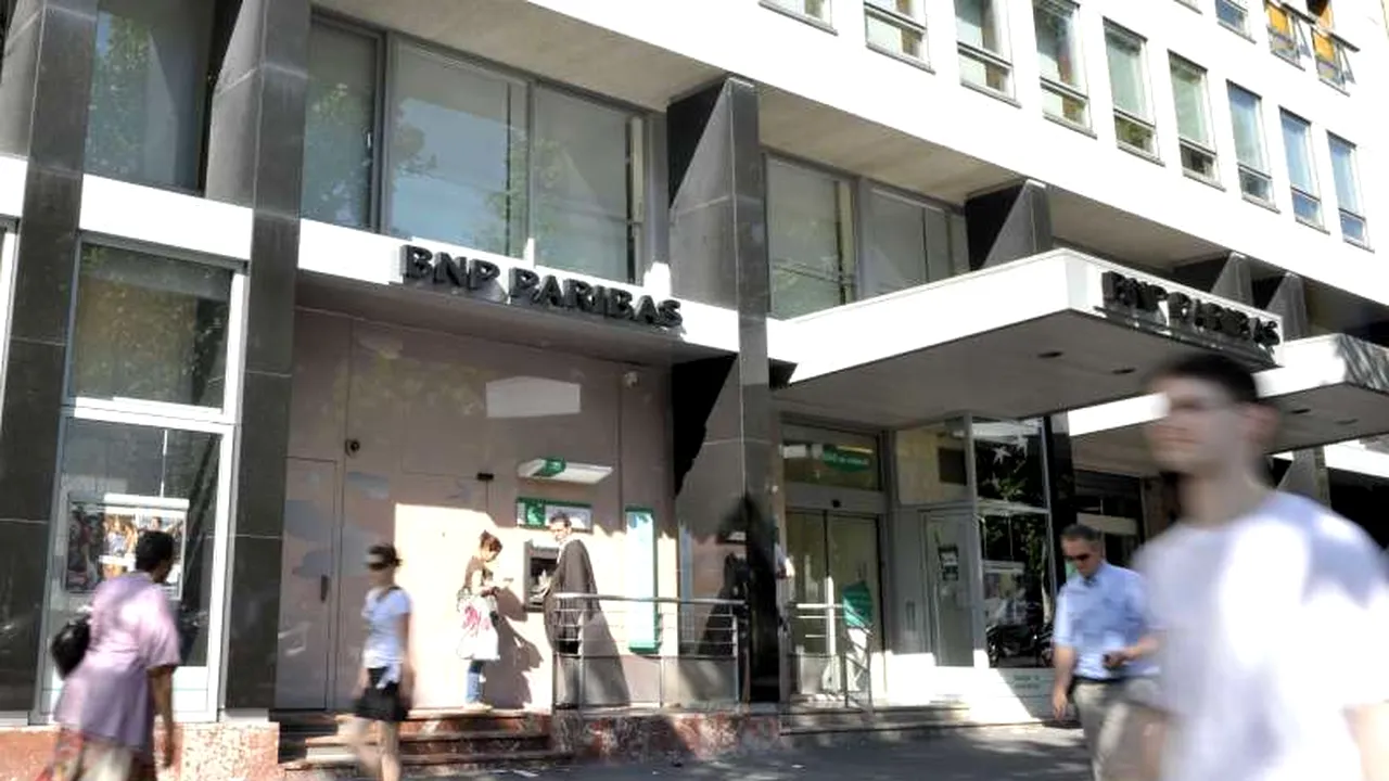 Bloomberg: Moodys' vrea să retrogradeze peste 100 de bănci, riscând să sufoce redresarea economică