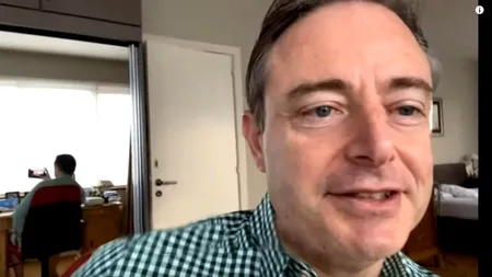 Primar din Belgia, surprins în chiloți în timpul unei transmisiuni în direct! Cum a reacționat edilul (VIDEO)
