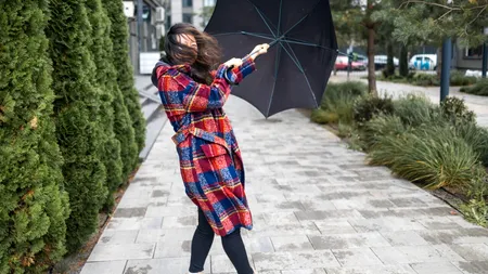 Avertizare de vreme rea. Cod galben de vânt puternic în 6 județe. Cum va fi vremea în București în weekendul 21-22 martie 2026. Prognoza meteorologilor ANM