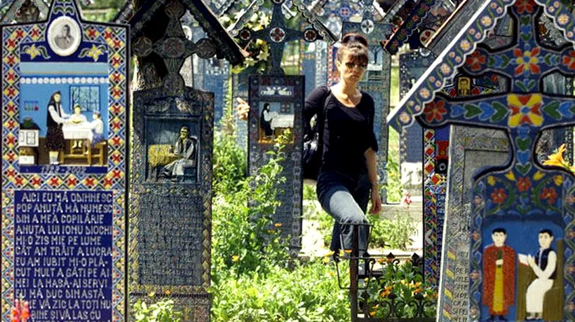 L''Express: Cimitirul Vesel din Săpânța, ales printre cele mai frumoase din lume. GALERIE FOTO