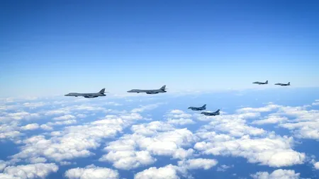 JAPONIA: Autoritățile au ridicat de la sol mai multe avioane de vânătoare pentru a supraveghea două bombardiere rusești în apele internaționale