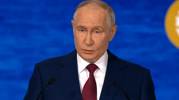 Putin la „Davosul rus”: „Furtul rezervelor internaționale ale Rusiei a afectat negativ dolarul și euro“. Ce avertizează liderul de la Kremlin