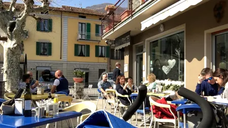 O turistă, TAXATĂ cu 20 de euro pe nota de plată într-un restaurant italian. Ce înseamnă 