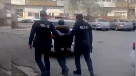 Un bărbat, prins când încerca să jefuiască o FARMACIE. În timpul spargerii, s-a declanșat alarma