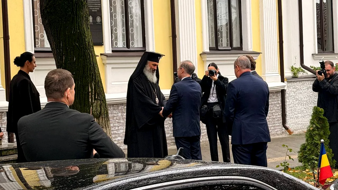 Premierul Luca Niculescu, primit de Mitropolitul Basarabiei la începutul vizitei în Republica Moldova