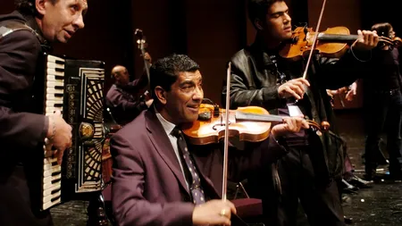 Taraf de Haidouks, fenomenul muzicii lăutărești din Clejani, revine la BALKANIK! Festival