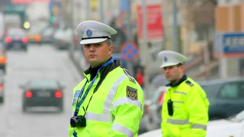 Ce au descoperit polițiștii din Neamț când au verificat mașina unui bărbat oprit în trafic