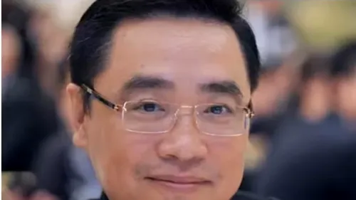 Un miliardar chinez a murit după ce a căzut de pe un zid, în timp ce încerca să facă o fotografie