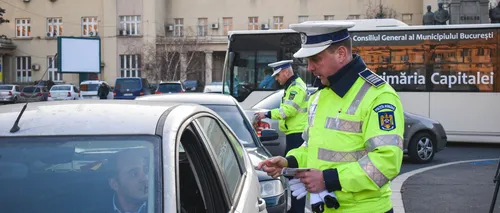 Un șofer fugărit de Poliția Rutieră a reușit să scape după o urmărire ca în filme, prin tot Bucureștiul. O mașină de poliție a fost făcută praf (EXCLUSIV)