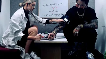 MONDEN. Ziua îți ia tensiunea, noaptea îți crește pulsul. Asistentă medicală și iepuraș Playboy, în același timp. FOTO incendiar!