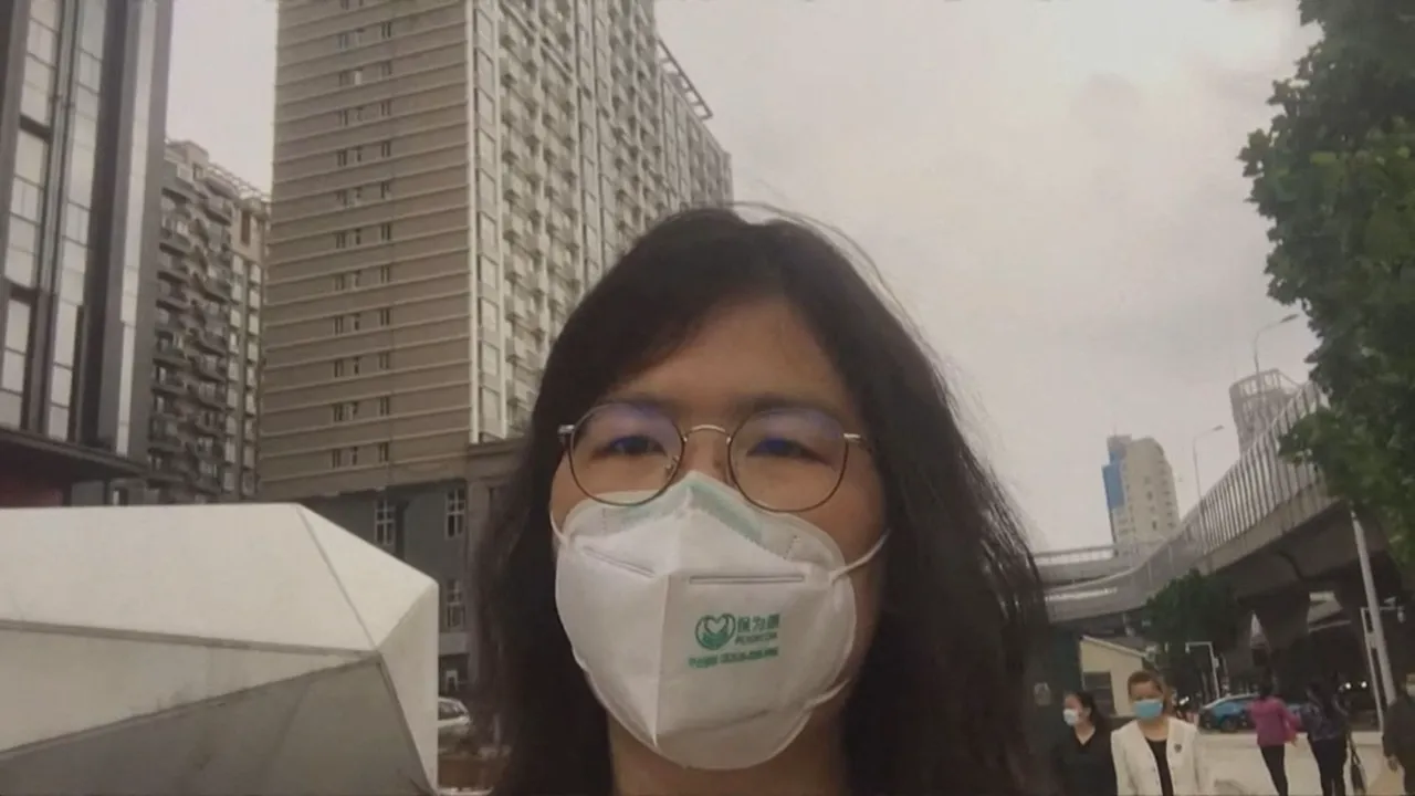 Condamnată la 4 ani de închisoare pentru ”distribuirea de informații false” despre debutul pandemiei COVID-19, o jurnalistă chineză aflată în greva foamei este în stare critică