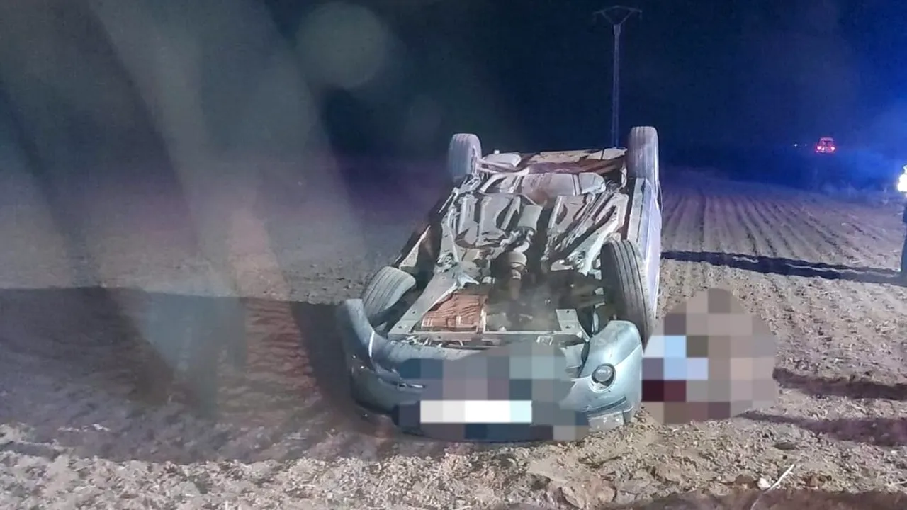 Un tânăr de 22 ani, fără permis auto, a murit după ce mașina pe care o conducea s-a răsturnat în județul Neamț