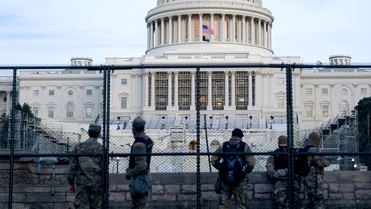 Armata americană: Capitoliul SUA va fi protejat de un gard de peste 2 metri până la ceremonia de învestire a lui Joe Biden