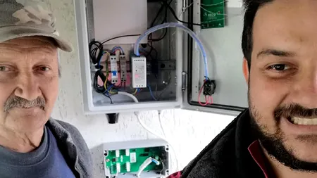 Românii inventivi au descoperit o soluție de digitalizare și automatizare a proceselor dintr-o stupină. BeeLog comunică activ și pasiv orice informație despre starea familiilor de albine