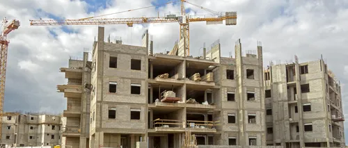 INS. Autorizațiile de construire pentru clădiri rezidențiale au crescut consistent în primul trimestru. Care sunt regiunile fruntașe