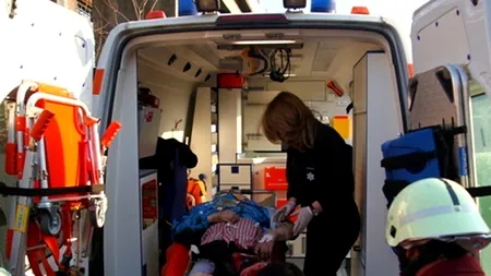 Un bărbat care lucra la dezafectarea unei hale a murit după ce căzut de la zece metri