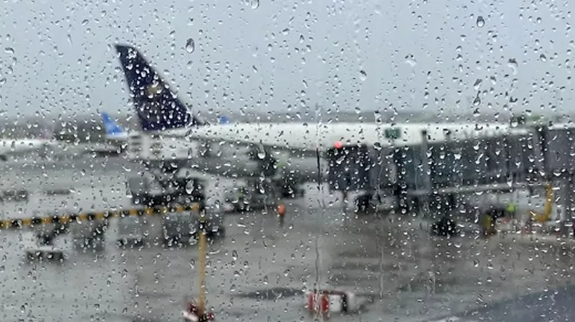 Traficul aerian pe Otopeni, dat peste cap din cauza ploii. Mai multe curse au întârziere