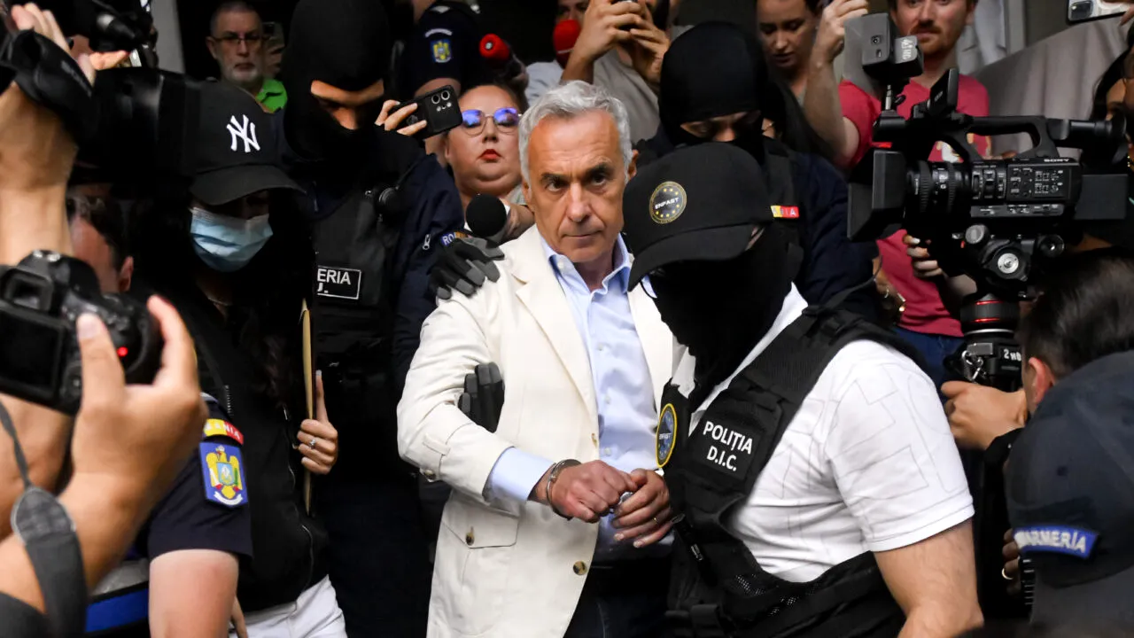 STENOGRAME din dosarul lui Călin Georgescu | „Misiunea mea a fost să deconspir tot sistemul”. Ionel Rusen i-ar fi promis azil politic în Italia, cu ajutorul unui procuror. „Mai întâi, trebuie să scap de controlul judiciar”