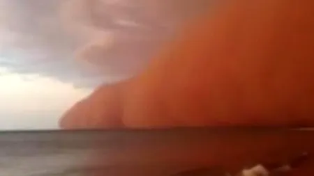 VIDEO. Un imens zid de praf s-a abătut asupra unui oraș din nord-vestul Australiei. 