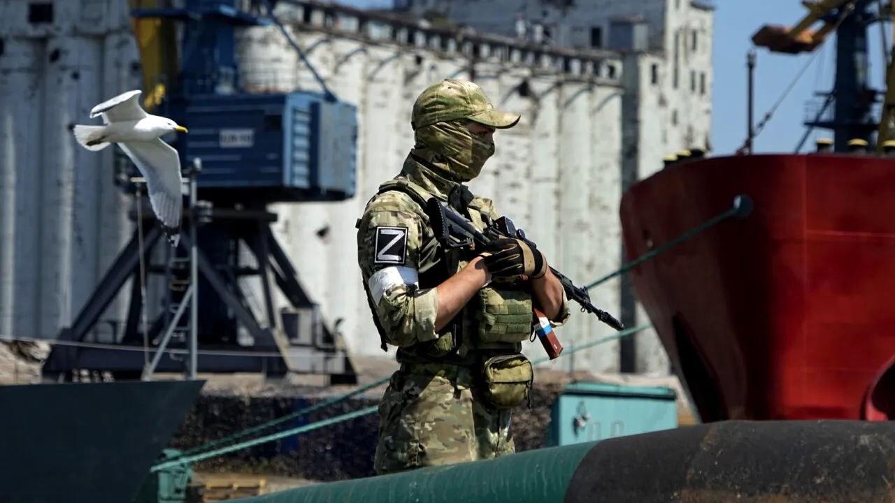 LIVE UPDATE | Război, ziua 115: Ucraina intenţionează să reia negocierile de pace cu Rusia până la sfârşitul lui august / Armata rusă şi-a consolidat poziţiile pe Insula Şerpilor din Marea Neagră