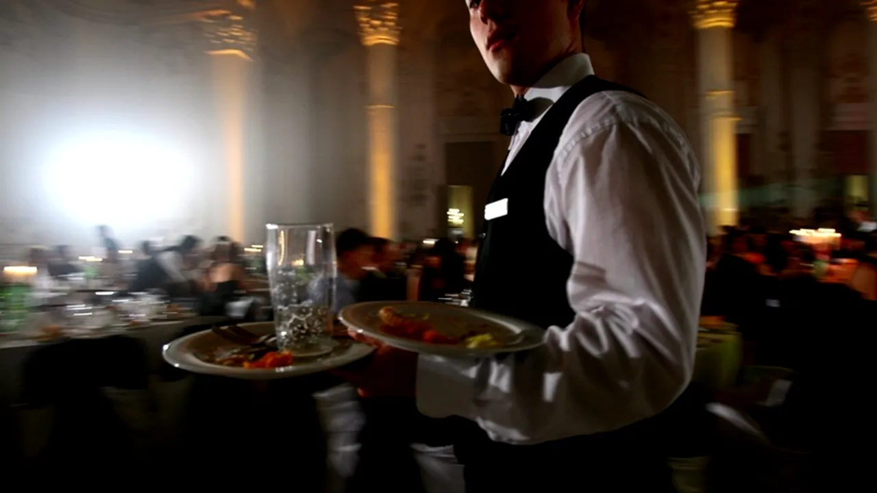 Patronul unui bar din Târgu Jiu, AMENDAT cu 10.000 de lei pentru că a ținut un ospătar la muncă peste program