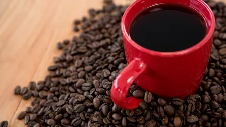 Cafeaua a atins un PREȚ record, iar firmele din domeniu avertizează că prețurile ar putea crește și mai mult anul viitor