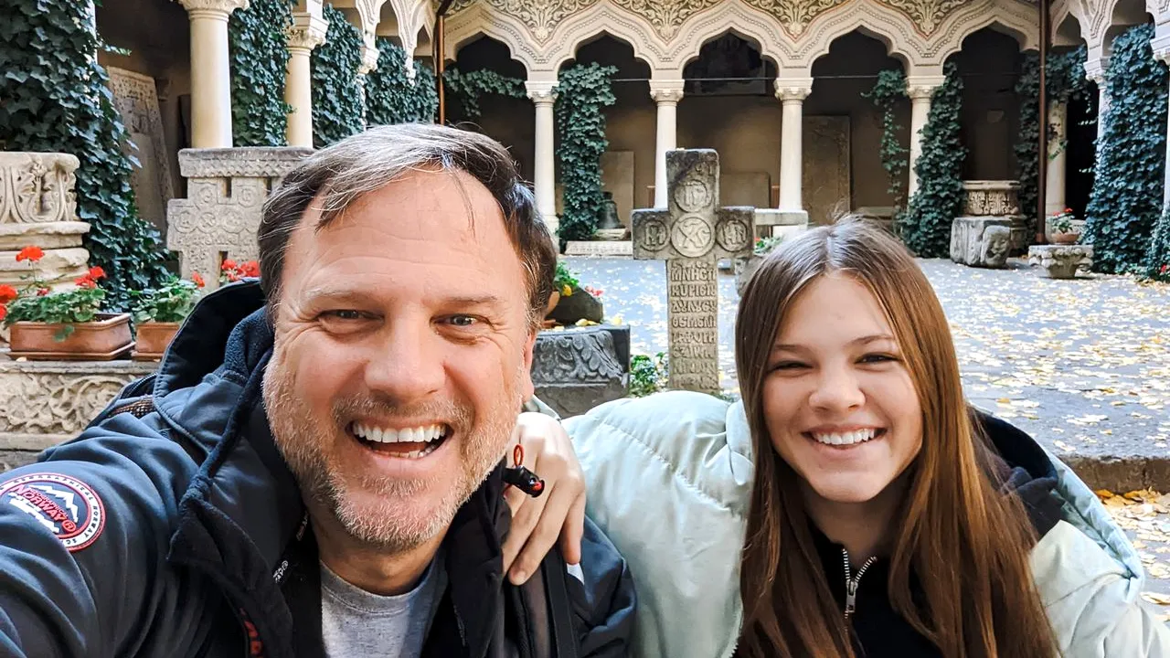 Un turist italian a rămas uimit după ce a vizitat un oraș din România: „Mi-a schimbat modul de a gândi și de a călători. E o mică BIJUTERIE”