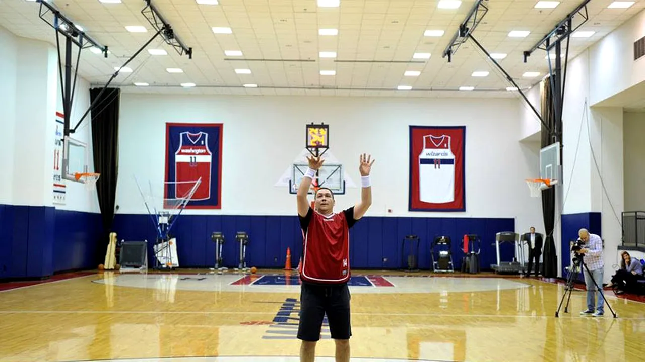 La bilanțul MApN, Ponta amintește că echipa de baschet Steaua nu are o sală adecvată