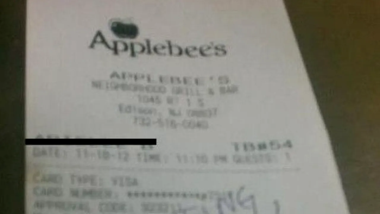 FOTO. Ce a primit o chelneriță din SUA în loc de bacșiș