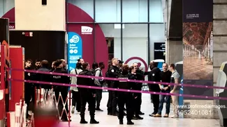 Împușcături în cea mai mare gară din PARIS. Un bărbat înarmat cu un cuțit a fost reținut în gara din Montparnasse