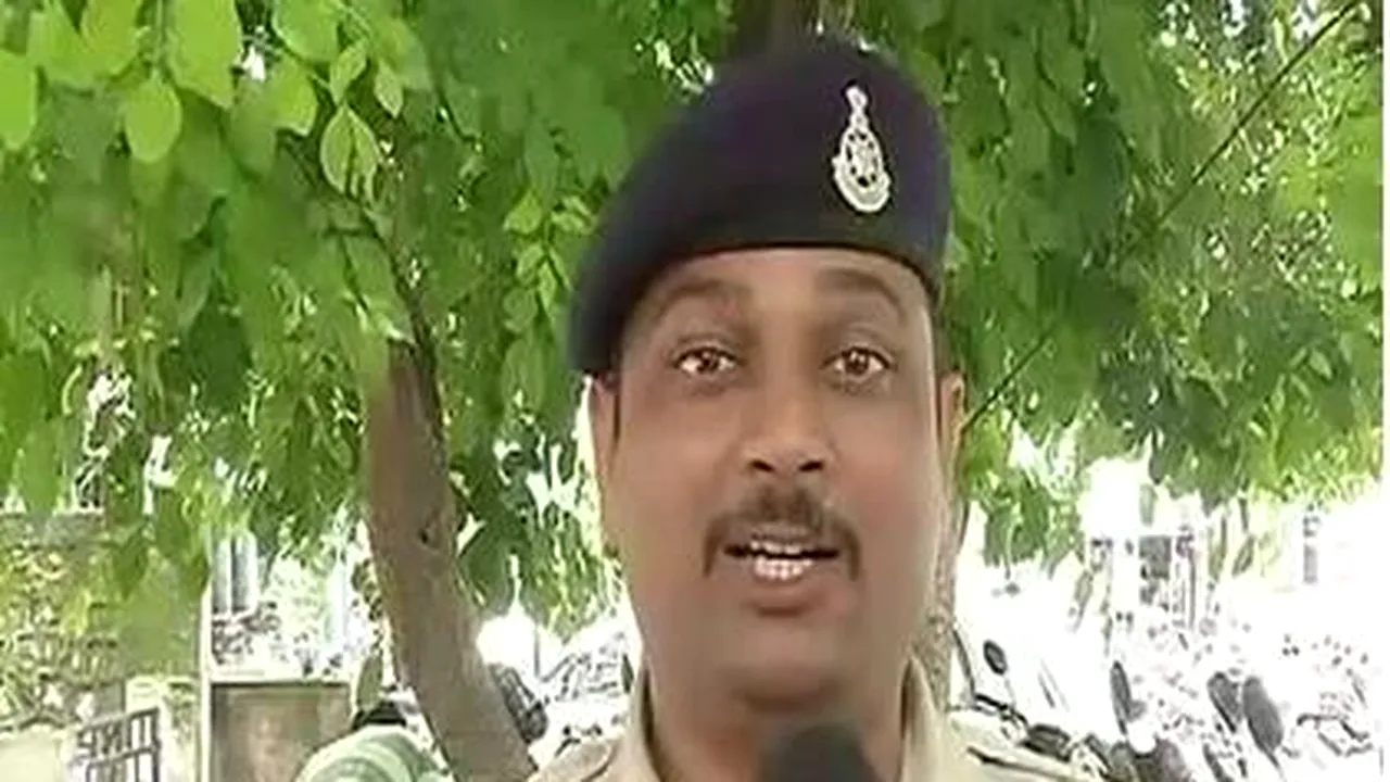 Ce a făcut un polițist după ce a găsit o bombă întrece orice imaginație. 400 de elevi l-au numit 