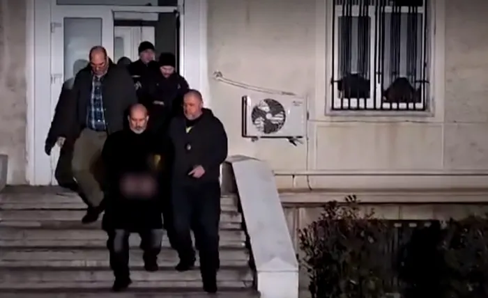 Patronul de la „Ferma Dacilor” și doi administratori, reținuți / Sursa foto: captură video Știrile Pro Tv