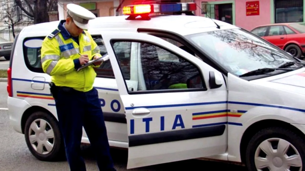 Un bărbat din Calafat şi-a FOTOGRAFIAT buletinul de vot, iar apoi a fost „felicitat” de polițiști: Oamenii legii l-au dus direct la secție!