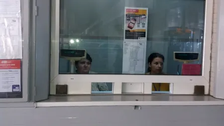 REVOLTĂTOR. Vânzătoarele de bilete STB de la Aeroportul Otopeni nu au măști de protecție