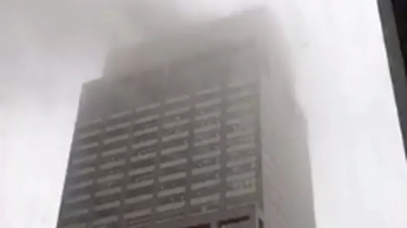 Un elicopter a lovit un zgârie-nori din New York: O persoană a fost rănită - VIDEO