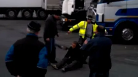 În portul Calais, șoferii români de TIR au devenit spaima imigranților ilegali. Un clip video arată ce pățesc cei care se ascund în camioanele lor