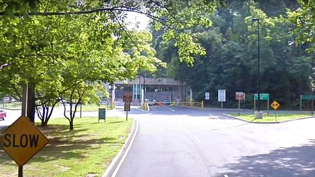 Un bărbat înarmat a fost împușcat în fața sediului CIA din Virginia