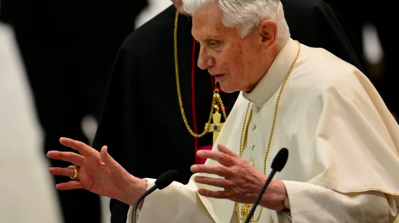Benedict al XVI-lea se simte mai bine, eliberat din postura de Papă, susține un cardinal