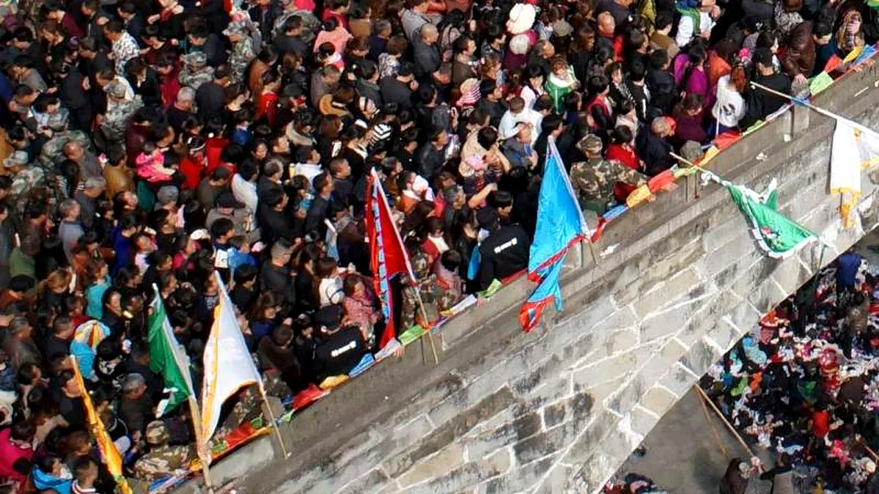 GALERIE FOTO: Cele mai aglomerate locuri din lume în care nu ai vrea să ajungi. Numărul trei este de-a dreptul îngrozitor