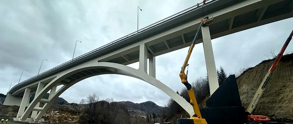 Șeful CNAIR a anunțat că noul pod din comuna Dâmbovicioara ar putea fi deschis în curând și va prelua traficul rutier pe traseul Rucăr-Bran