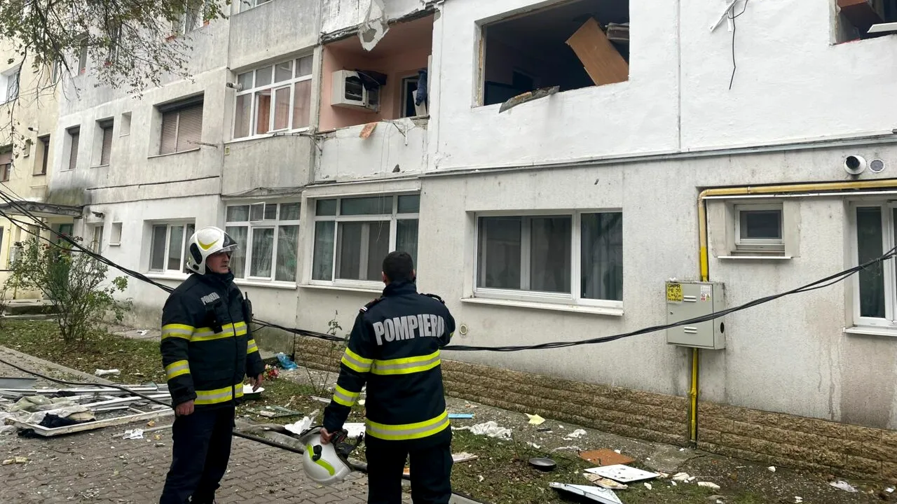 Eroul de la Bacău. A vrut să-și salveze vecinul, dar a ajuns la spital cu arsuri