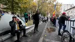 VIDEO | Reacția celor aproximativ 100 de susținători care au primit vestea eliberării lui Călin Georgescu chiar în fața arestului central