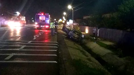 Cinci persoane rănite într-un accident din Vrancea. Mașina Poliției a ajuns în șanț înainte de intervenție