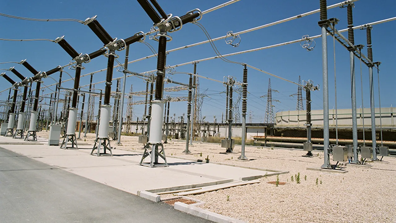 (P) Pentru companii. 2014: liberalizarea completă a pieței de energie electrică pentru companii
