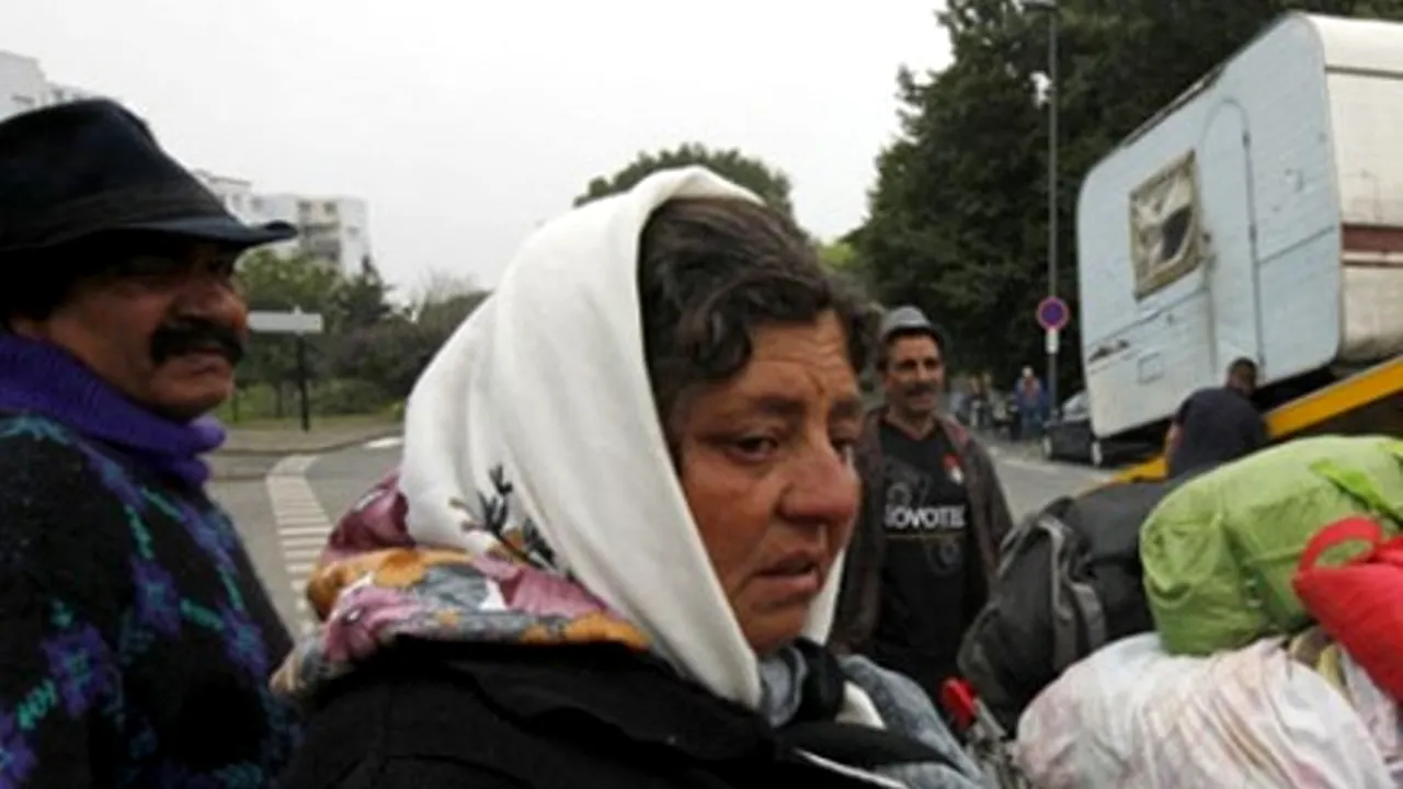 O tabără ilegală locuită de aproximativ 750 de cetățeni români și bulgari, evacuată la Lille