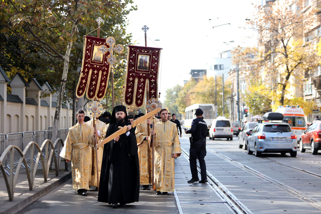 Sute de pelerini au participat luni la procesiunea „Calea Sfinților” / Sursa foto: Gândul (Alexandra Pandrea)
