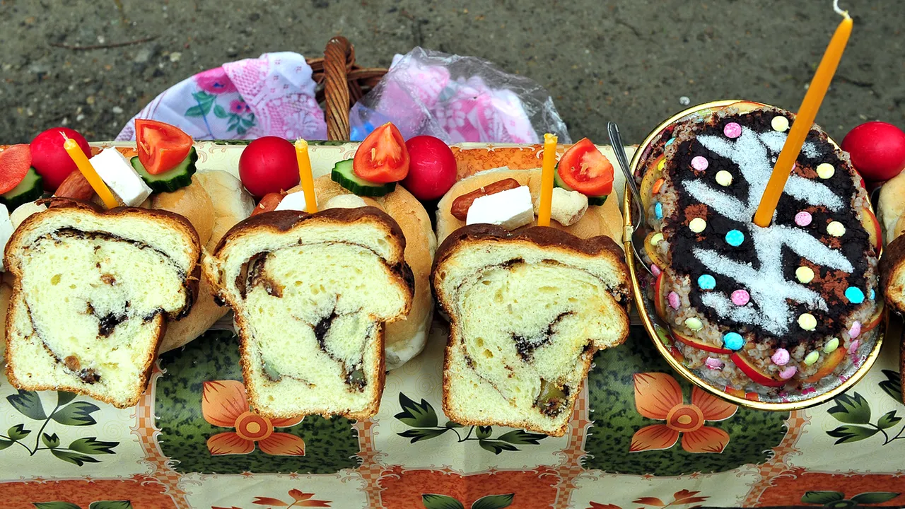 Alimentele care se dau de POMANĂ în prima zi de Paște, pentru sufletul celor adormiți