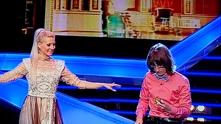 ROMÂNII AU TALENT, sezonul 2. RĂZBUNAREA TOCILARULUI. Adolescentul care rezolvă cubul Rubik legat la ochi