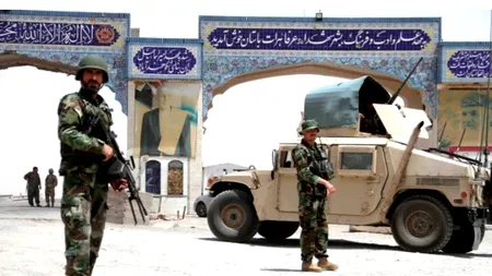 Talibanii au intrat în Kabul. SUA își evacuează diplomații din capitala afgană cu elicopterele